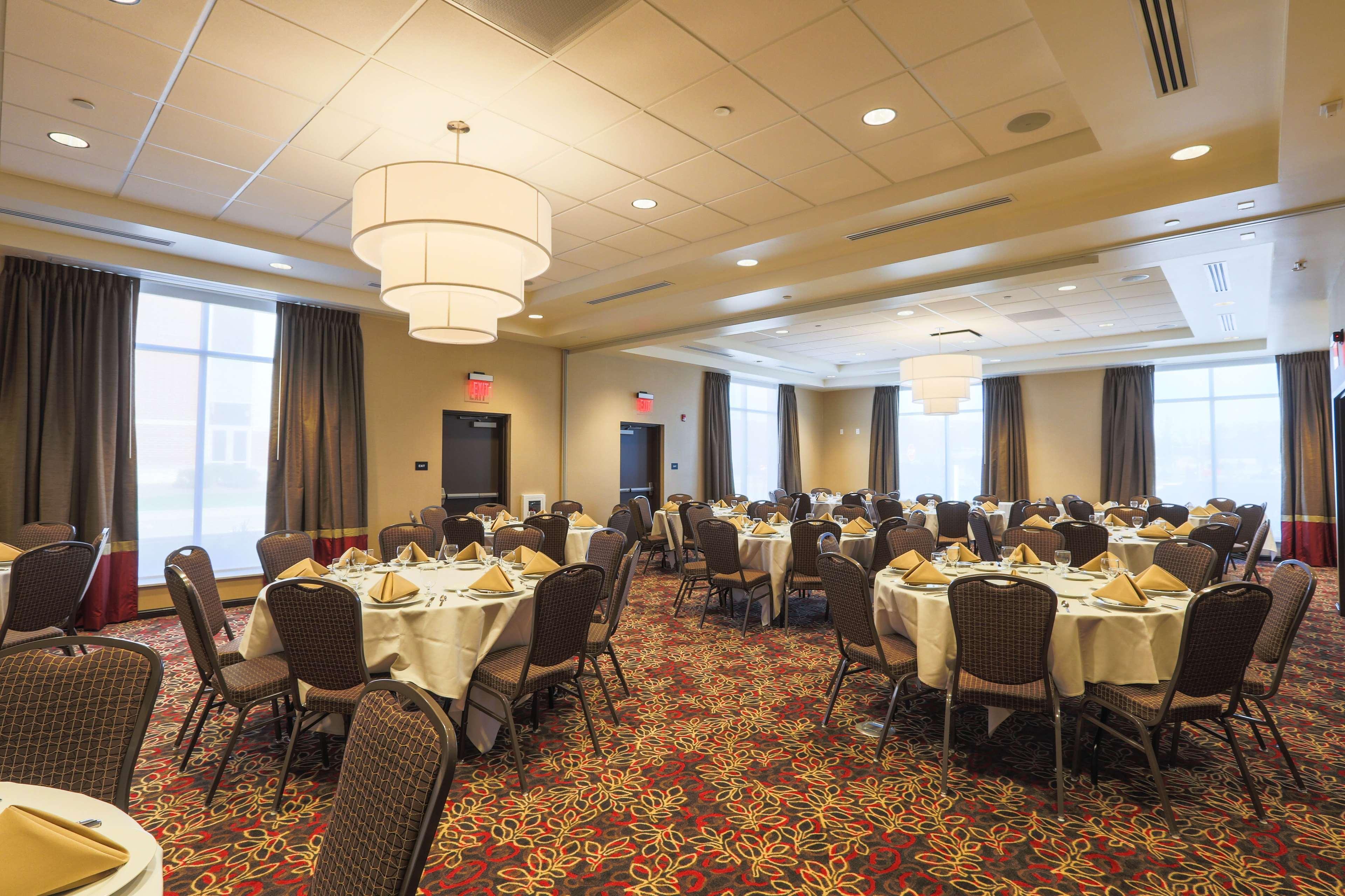 Hilton Garden Inn Indiana At Iup Exterior photo